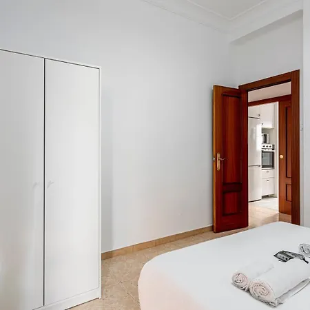 Guest Ready - Bright Flat Well‑located Urban Valenza