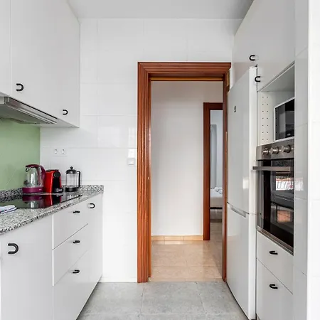 Guest Ready - Bright Flat Well‑located Urban Apartment *