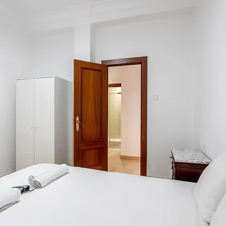 Guest Ready - Bright Flat Well‑located Urban * Walencja